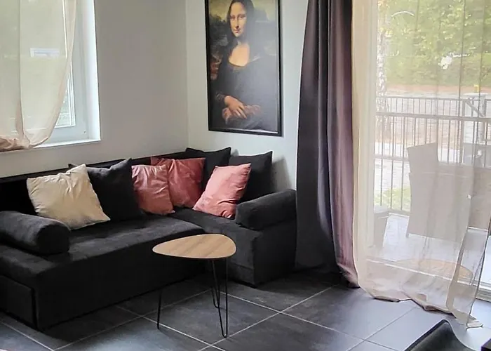 Garden Pool アパート シオーフォク